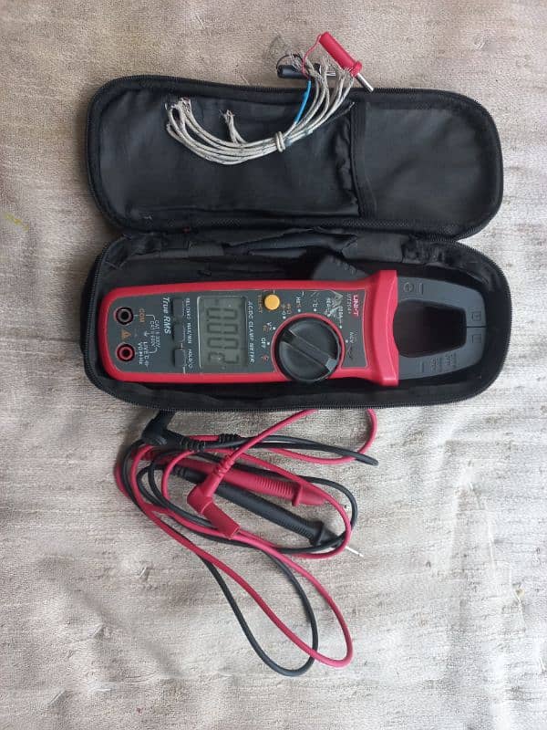 UNI T UT 204+ Clamp meter 4