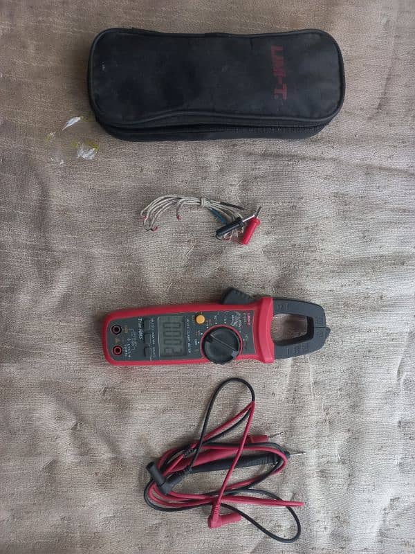 UNI T UT 204+ Clamp meter 6