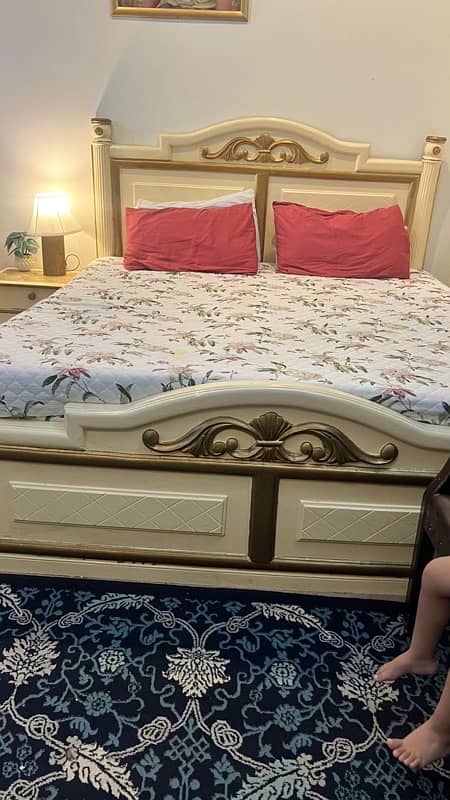 king size bed 1