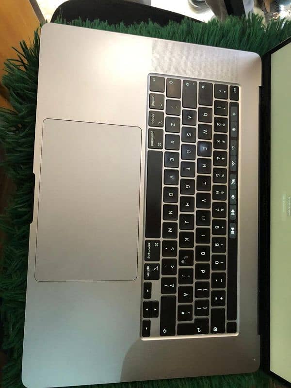 Macbook 2019 i7 16gb 512gb 2