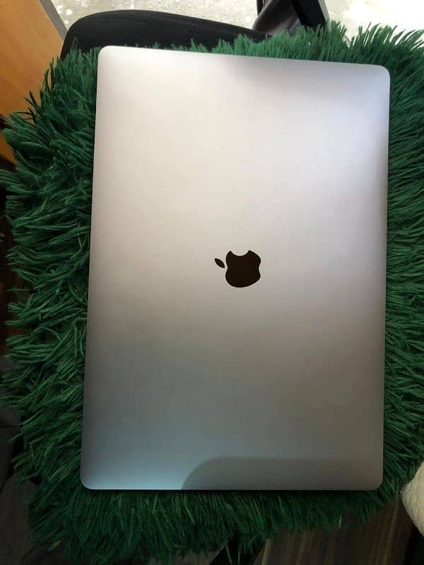 Macbook 2019 i7 16gb 512gb 3