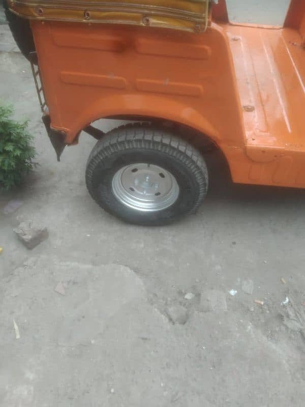 Siwa Rickshaw sale in  central park lahore 4