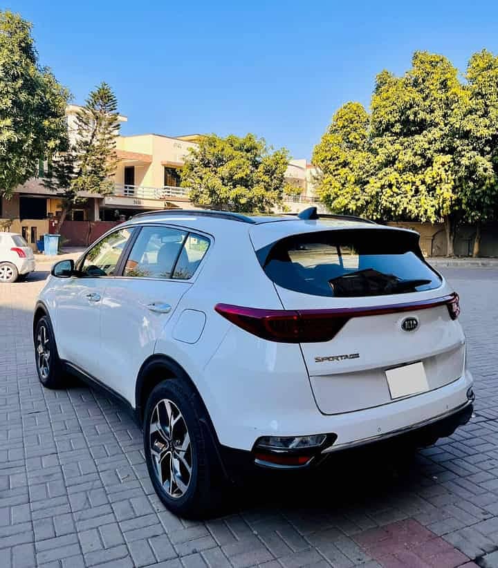 KIA Sportage FWD 2022 4