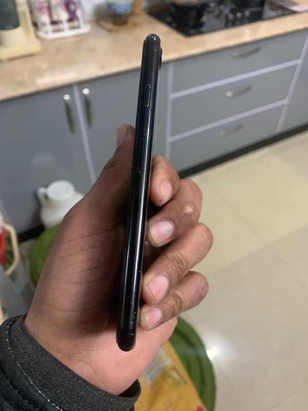 iPhone 7 128 gb pta approved with box 2