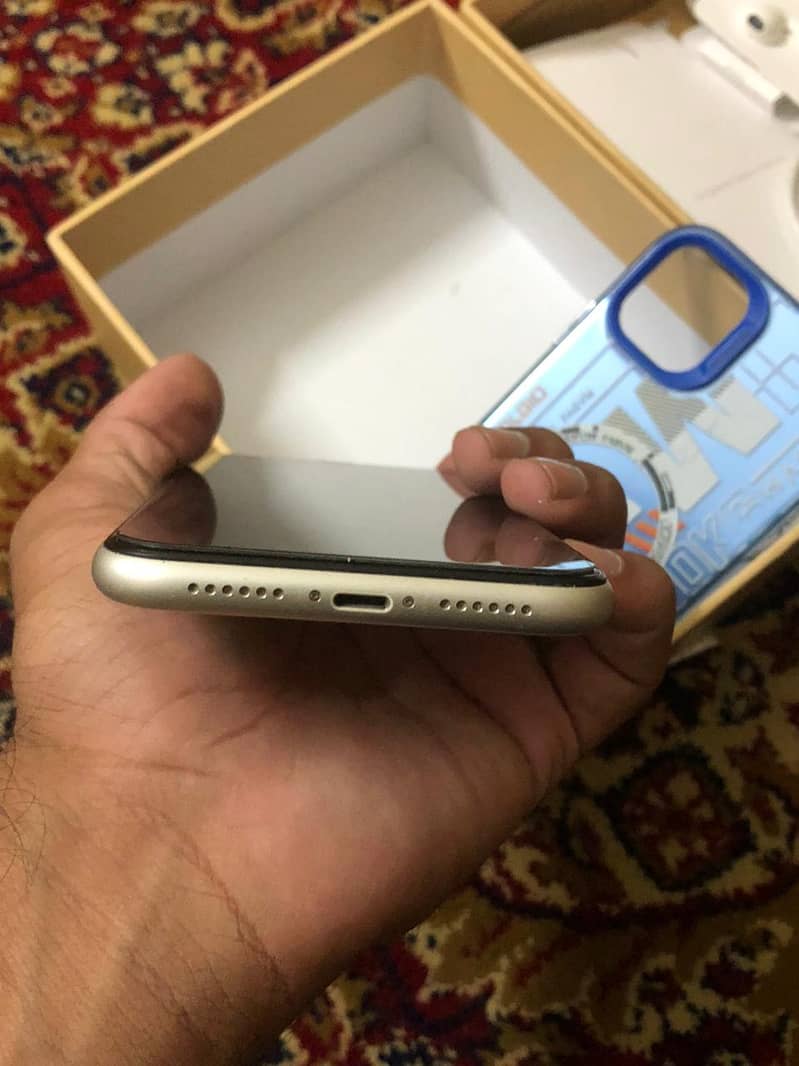 Apple iPhone 11 Jv 64 gb ( Exchange Possible ) 2