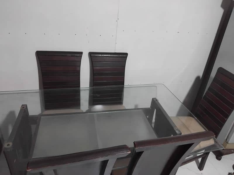 urgent sailed 6xdinning chairs used and 1xdinning table 0