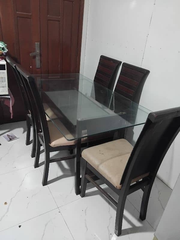 urgent sailed 6xdinning chairs used and 1xdinning table 3