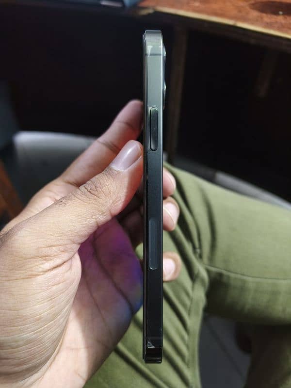 iphone 12 Pro 128gb sim locked 9/10 Best Condition 3