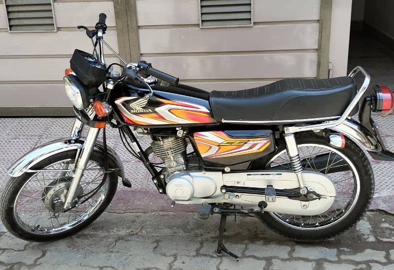 Honda CG125 black lush condition 2