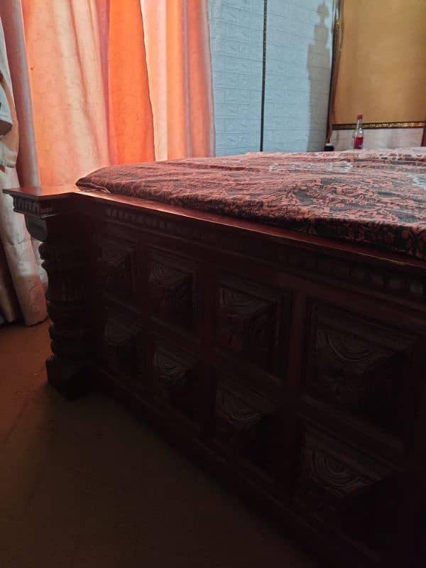 Chinioti bed set with two side tables 5