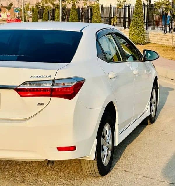 Toyota Corolla GLI 2019 super white 03287796284 0