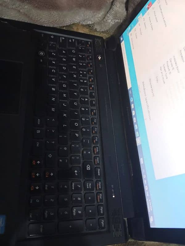 mint condition laptop / 9.5/10 , hard drive 500 , SSD 128 , 4gb 3