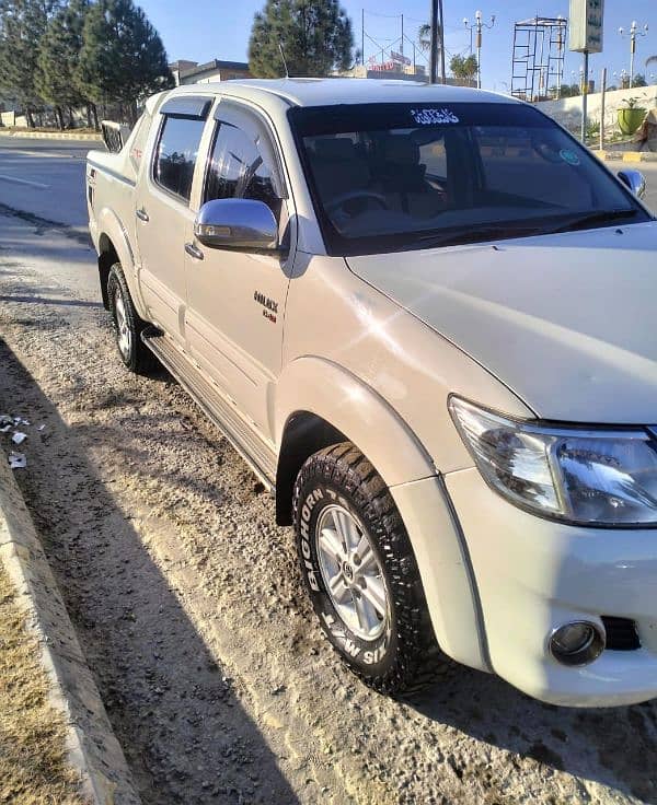 Toyota Hilux 2013 Vigo Champ G 2