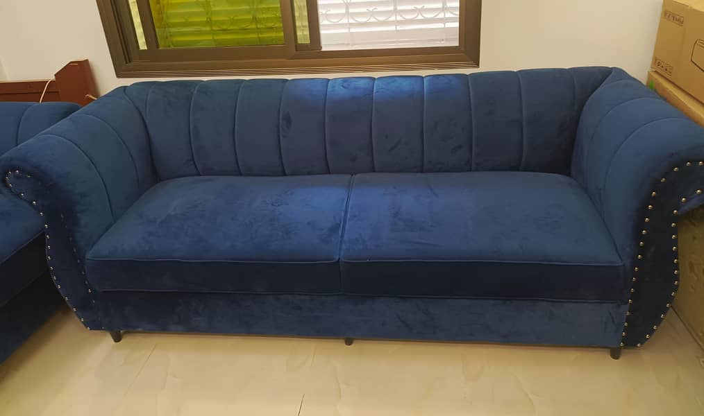 7 Stylish Sofa Set – Excellent Condition! 3