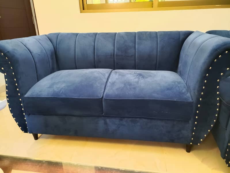 7 Stylish Sofa Set – Excellent Condition! 9