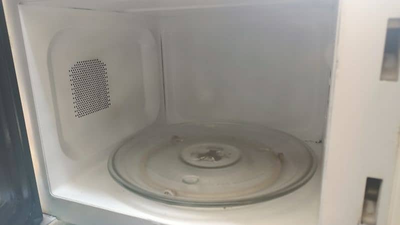 DAWLANCE MICROWAVE OVEN 1