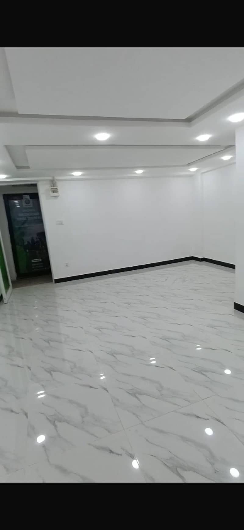 BRAND NEW OFFICE FOR RENT BLUE AREA 3