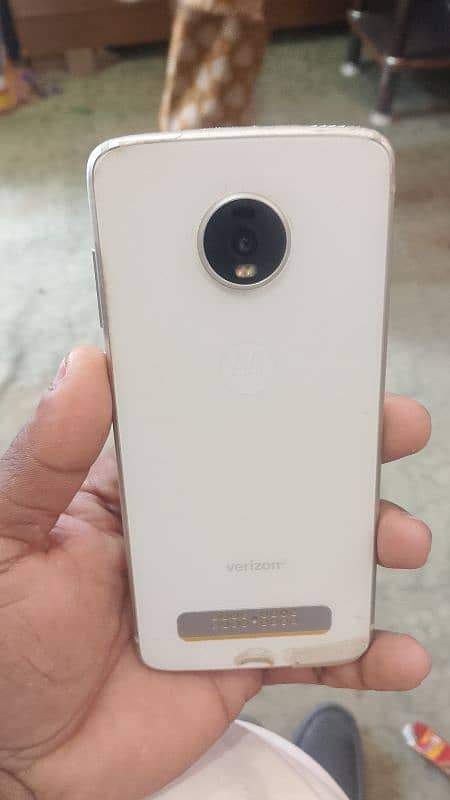 Moto Z4 4/128 1