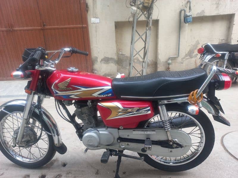 CG 125 FIRST OWNER AND 10 BY 10 CONDITION 4