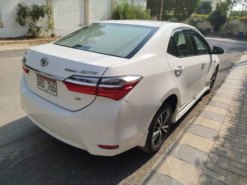 Toyota Corolla Altis 2019 4