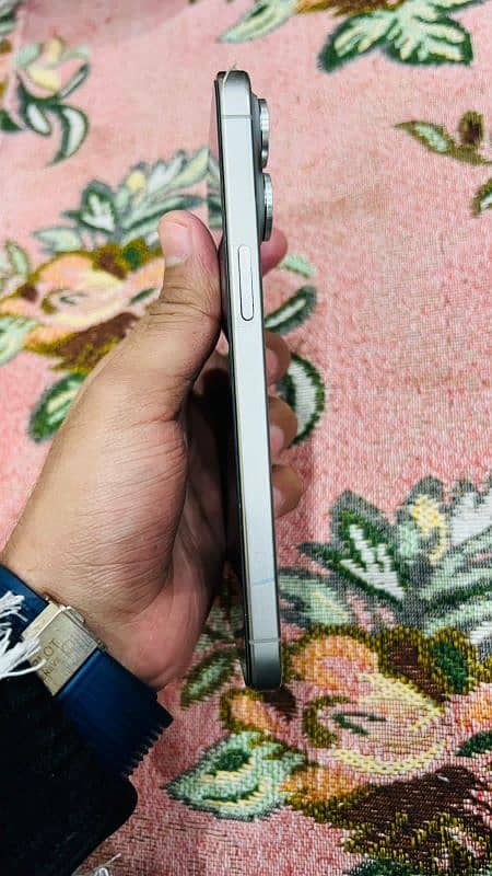 iphone 15 pro max natural titanium 4