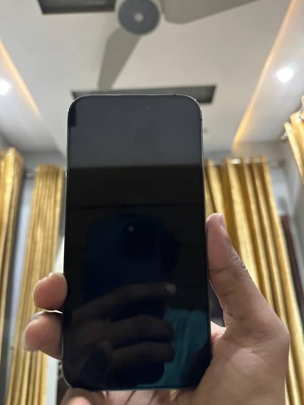 iPhone 14 Pro Max (1TB) 0