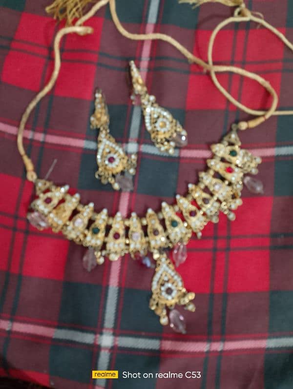 used clothes and jewelry in good condition 10