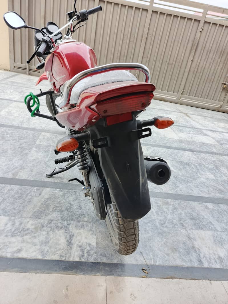 Yamaha YBR 125G 2024 1