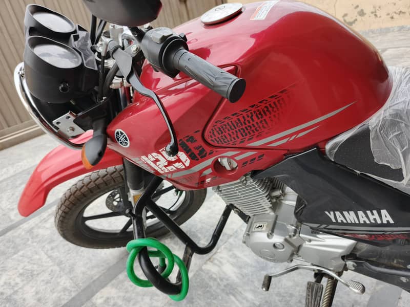 Yamaha YBR 125G 2024 3