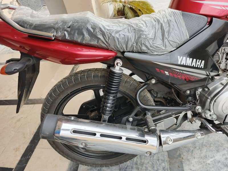 Yamaha YBR 125G 2024 4