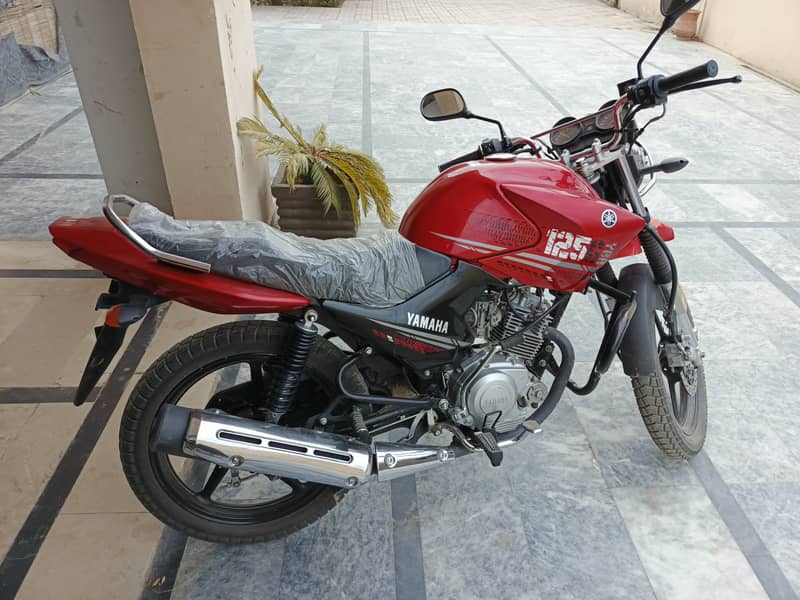 Yamaha YBR 125G 2024 8