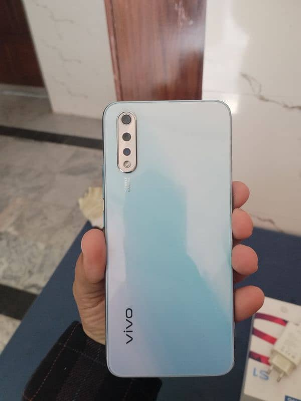 Vivo S1 4gb and 128gb storage 1