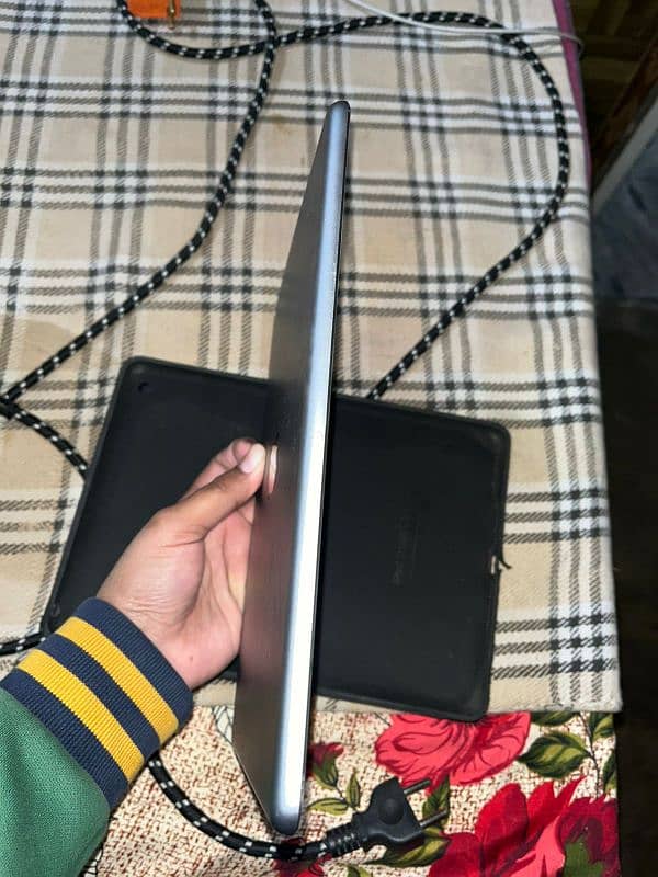 apple ipad 6th generation 128gb 6