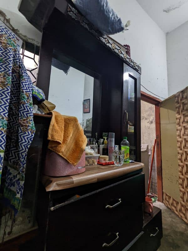 Used Dressing Table for Sale 3