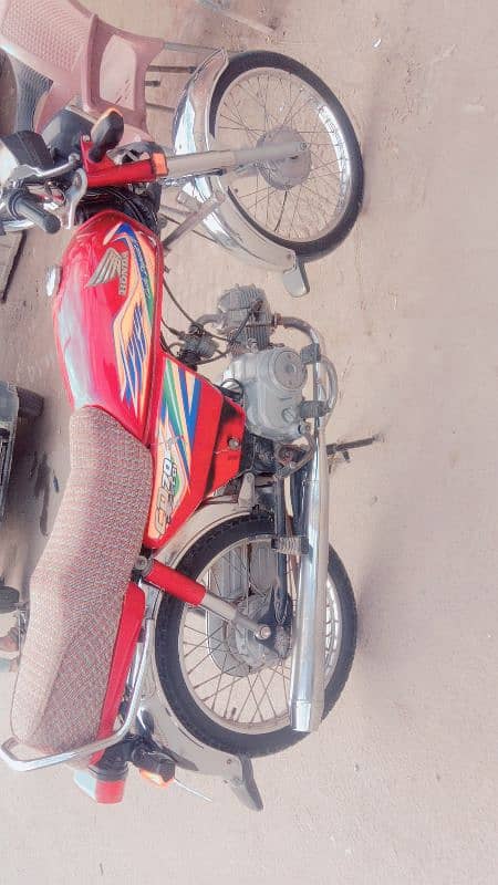 Honda CD 70 ludh and genwain condition 2020 model 0