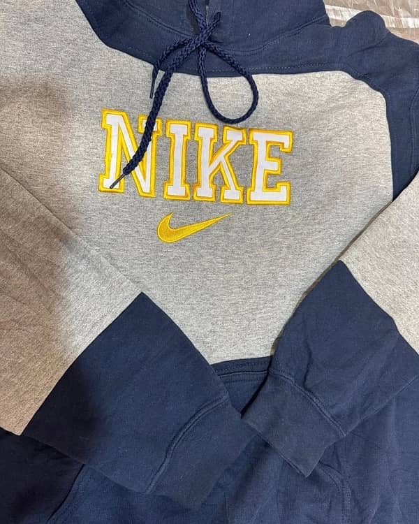 Nike barnded hoodies 3