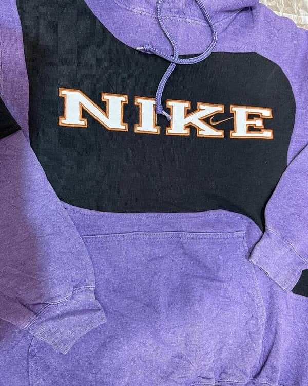 Nike barnded hoodies 8