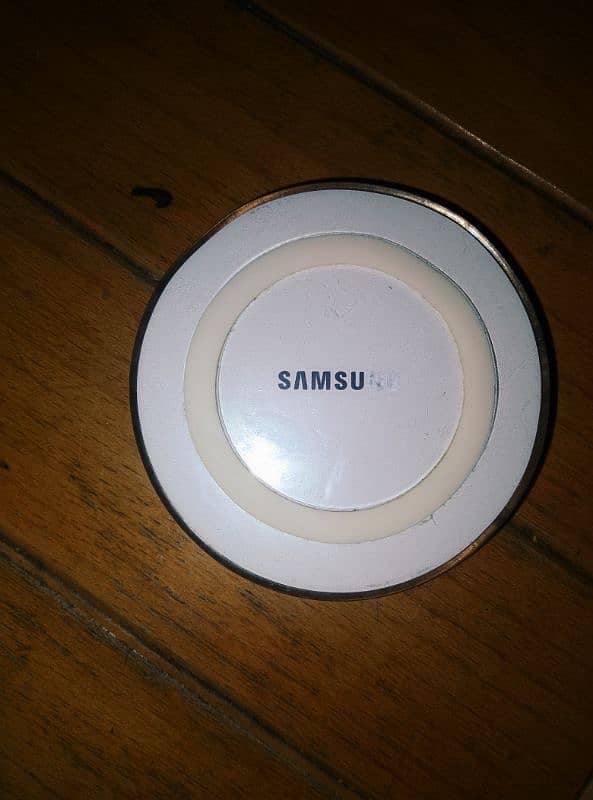 Samsung wireless charging pad 0