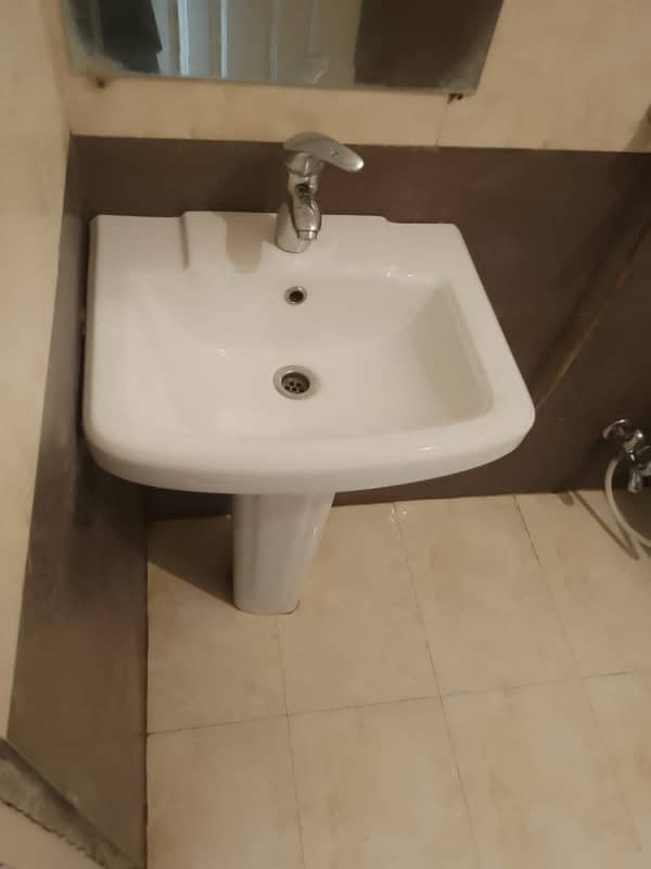 2 BED NON FURNISH APARTMENT FOR RENT IN BAHRIA TOWN LAHORE 2