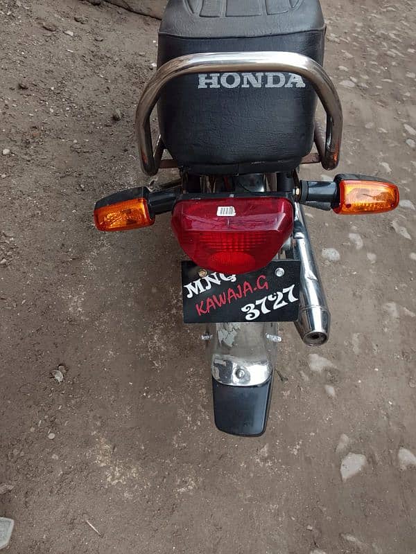 Honda CD 70 2009 03052250100 5