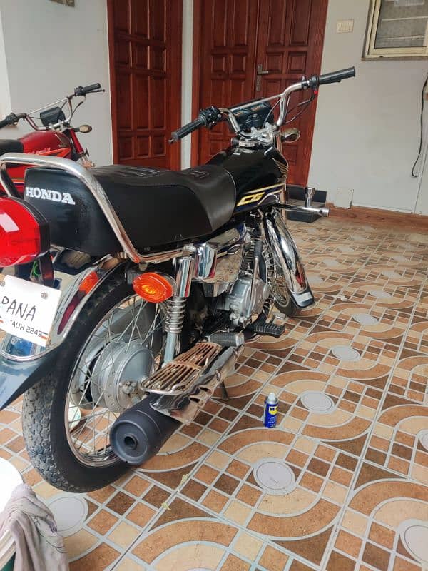 honda 125Se black 2024 (4000km) exchange possible with ybr(g) 1