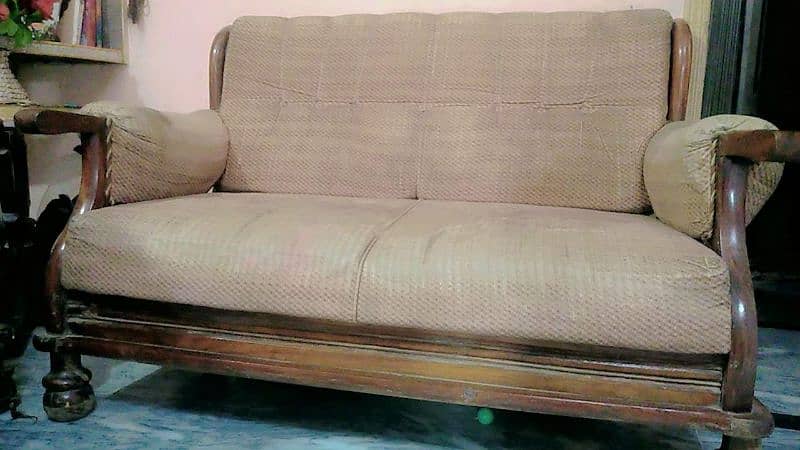 Good condition Sofa set 7 seater for sell 0
