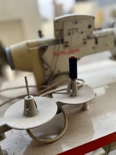 2x Machines (overlock + Singer) for Sale