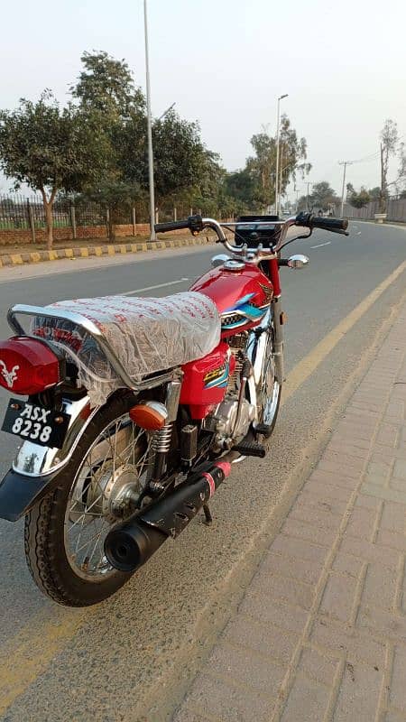 Honda 125 23/24 brand new fresh condition bike hai 03446464638 6