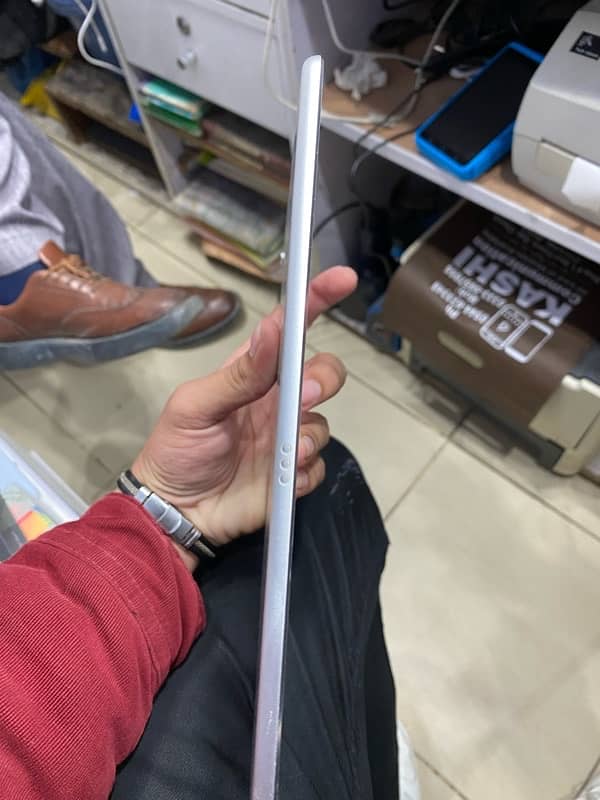 Ipad pro 9.7 pta approved 32gb 85% health better 4