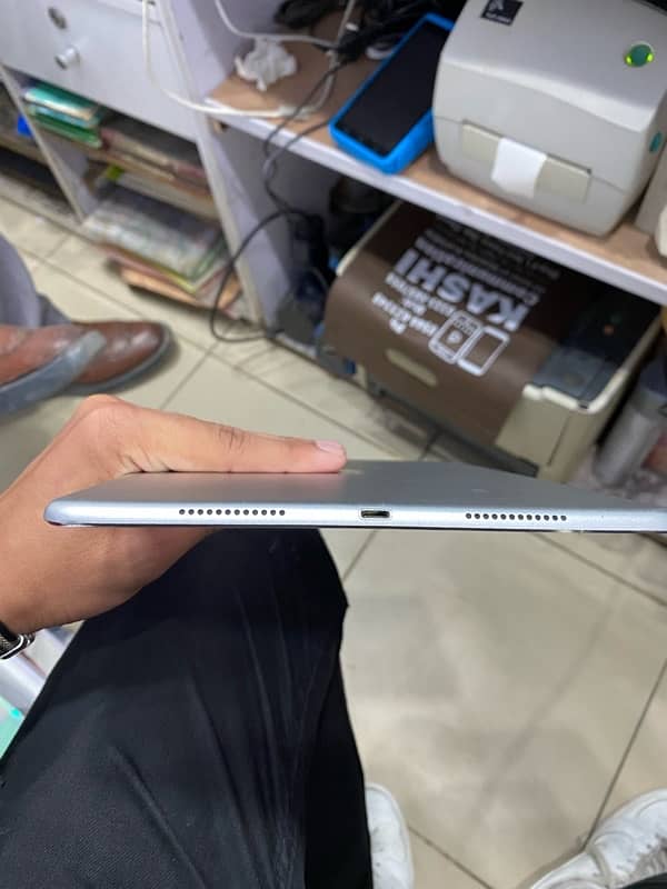 Ipad pro 9.7 pta approved 32gb 85% health better 5