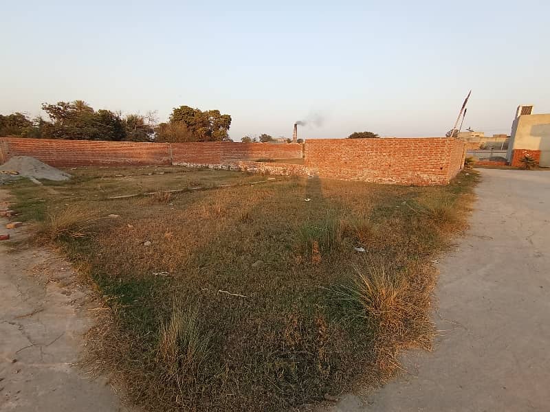 6.5 Marla Residential Plot Available For Sale In Shadiwal Near Main Road, City Gujrat 1