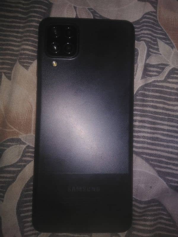 Samsung A12 4GB  64GB 8