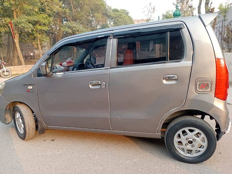 Suzuki Wagon R 2015 13