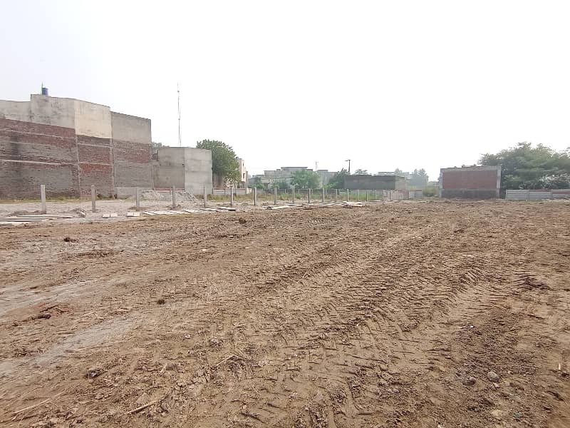 4 Kanal Commercial Plot Available for sale in Main Grand Trank Road Right Side of Anmol Marriage Hall, City Gujrat 24